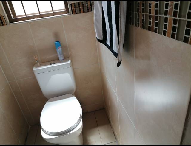 6 BEDROOM HOUSE FOR SALE IN ZINNIAVILLE